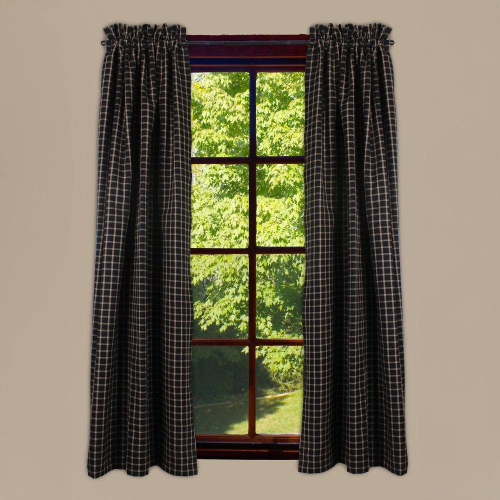 Black and Tan
 63 In Panel P6235011