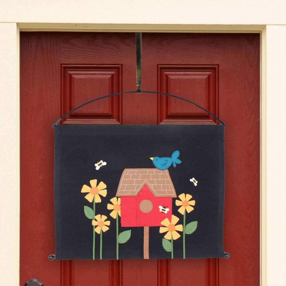 Birdhouse Pennant DH473202
